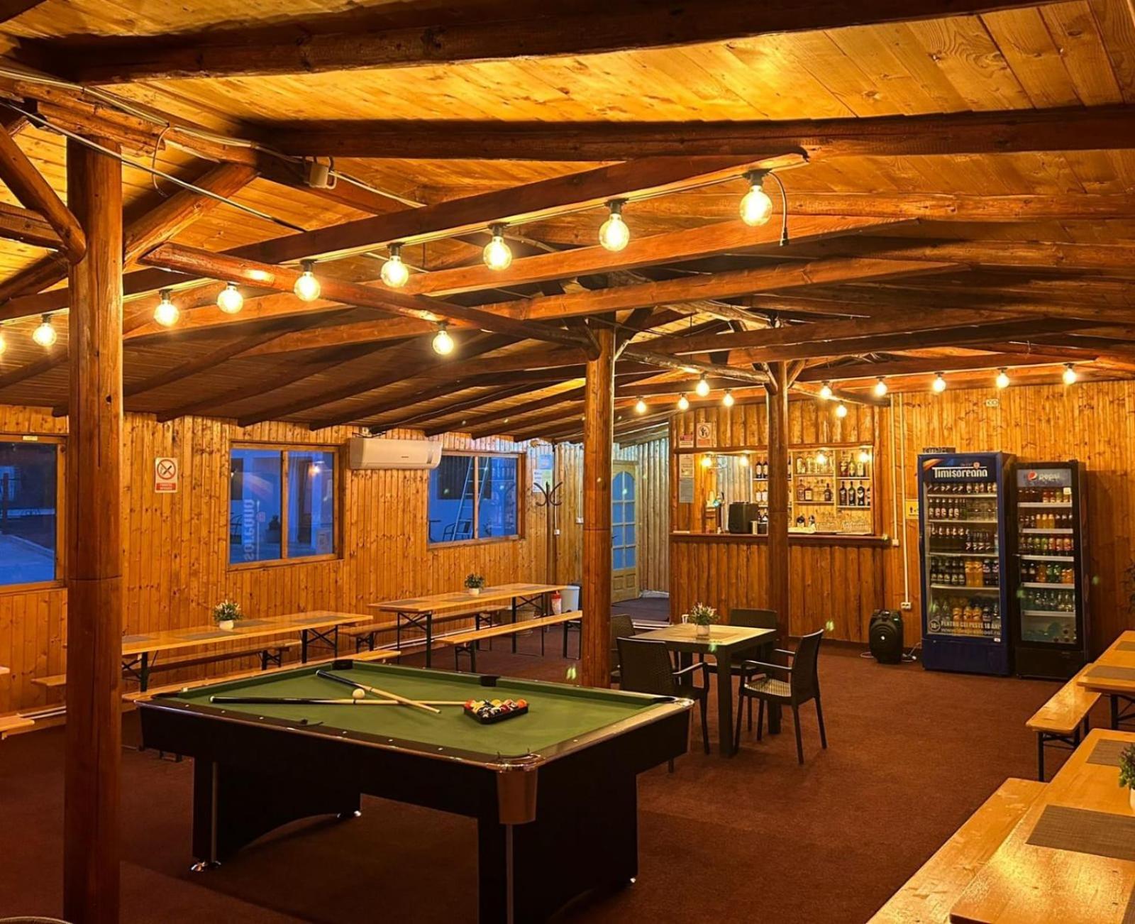 Complex Zeus Hotel Leresti Eksteriør billede