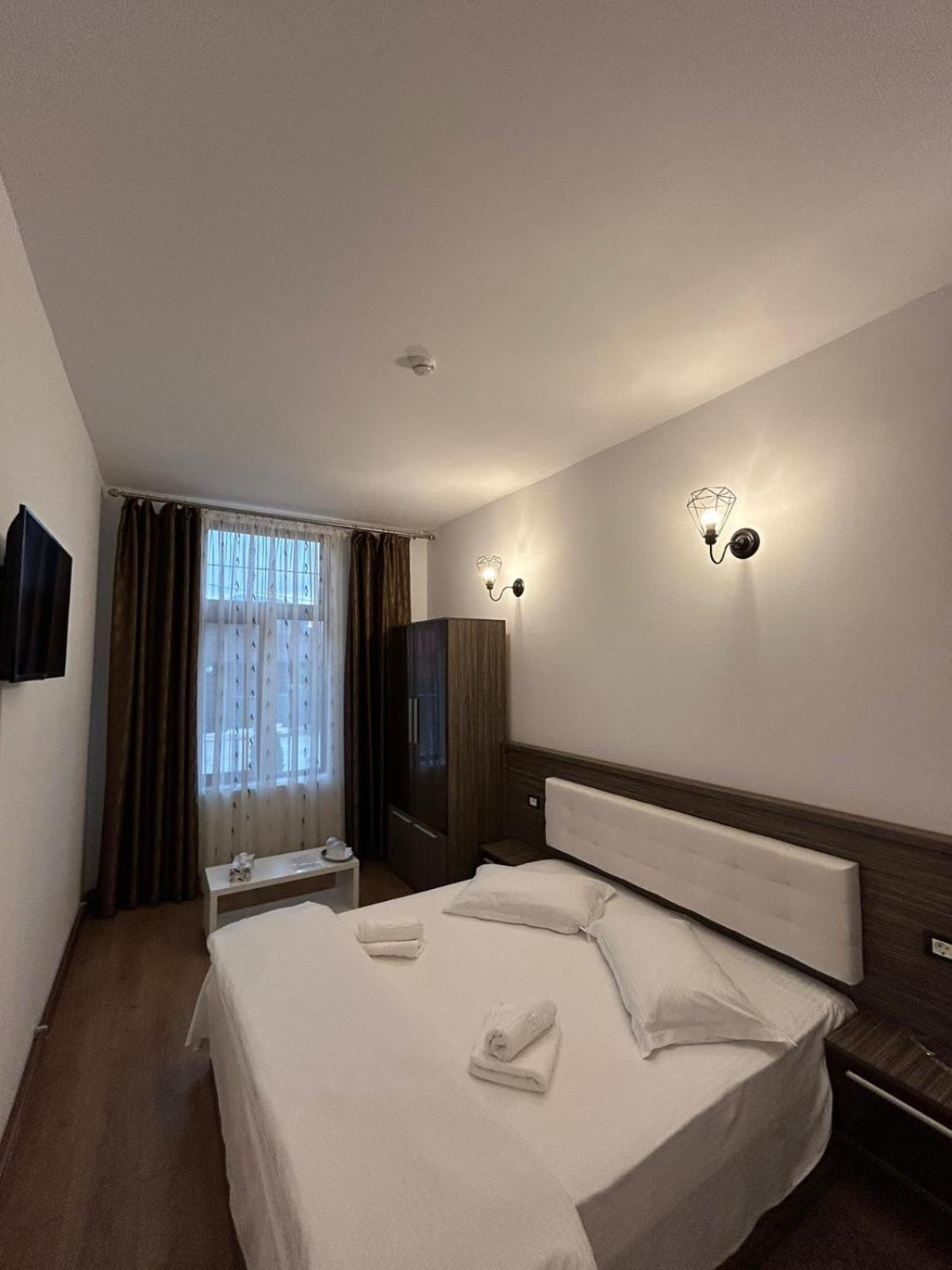Complex Zeus Hotel Leresti Eksteriør billede
