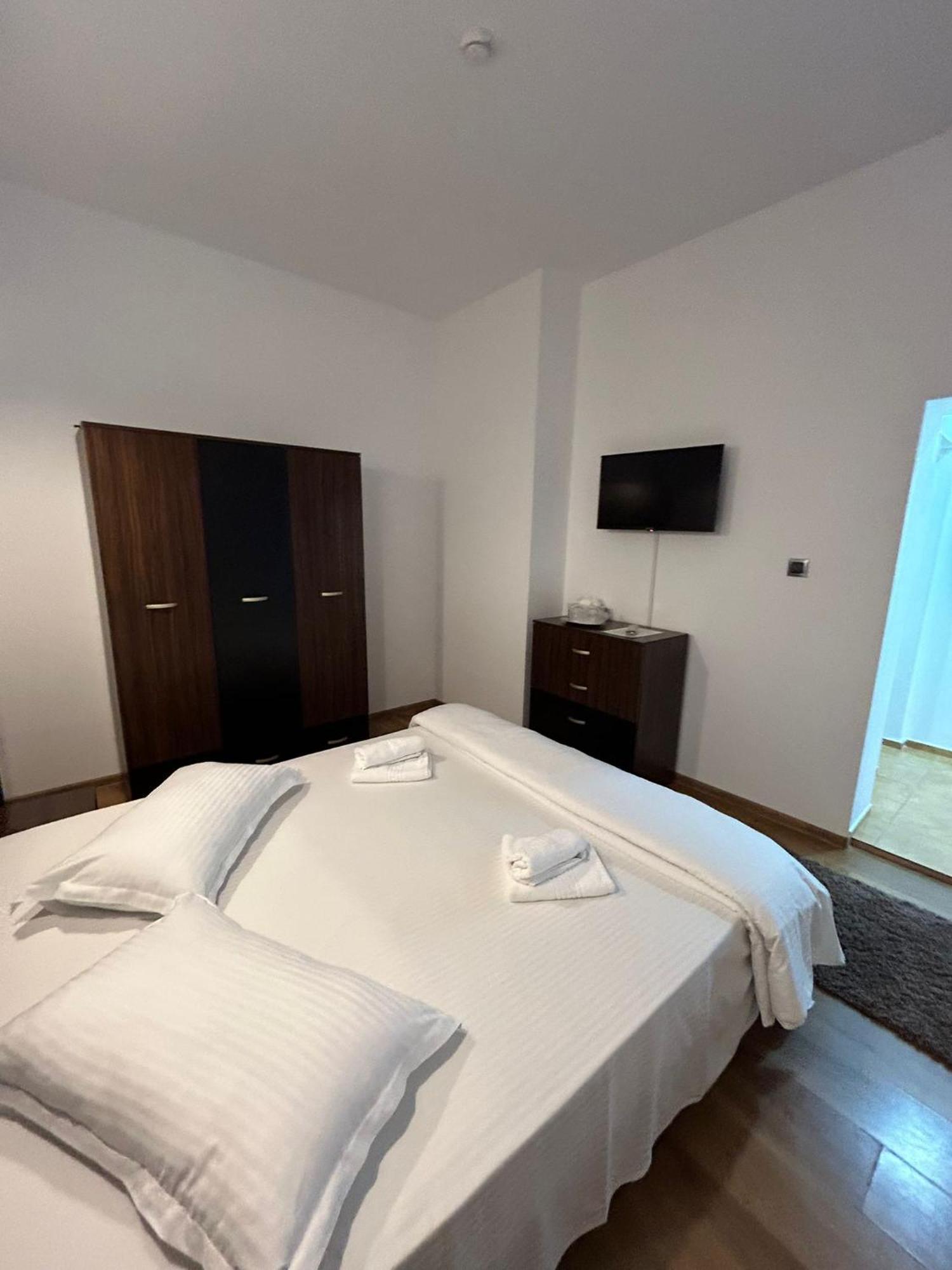 Complex Zeus Hotel Leresti Værelse billede