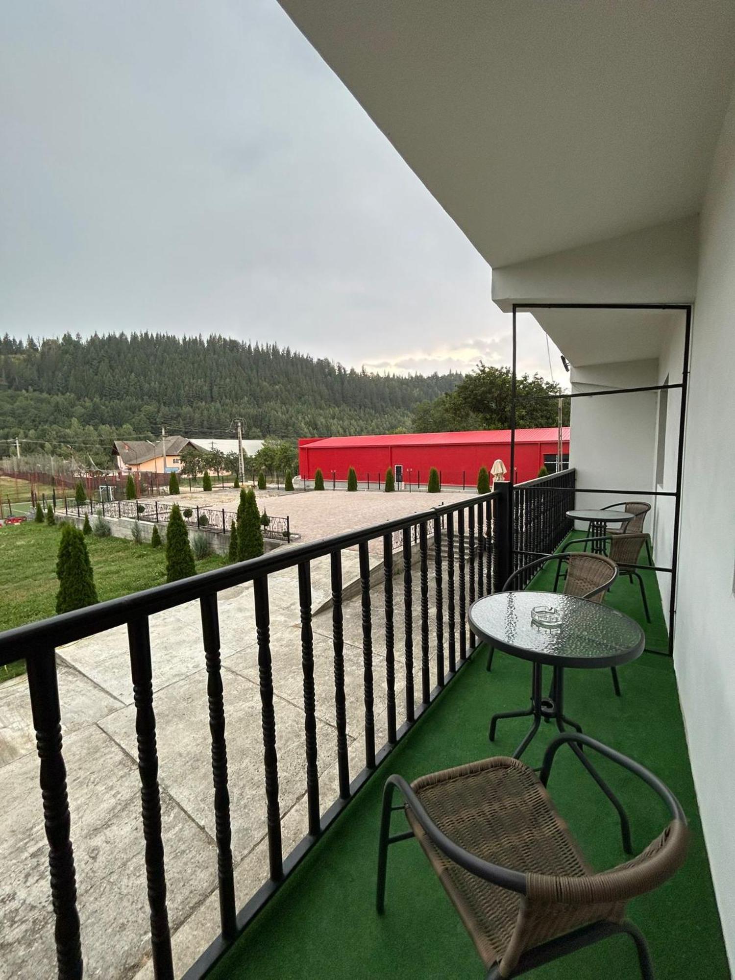 Complex Zeus Hotel Leresti Eksteriør billede
