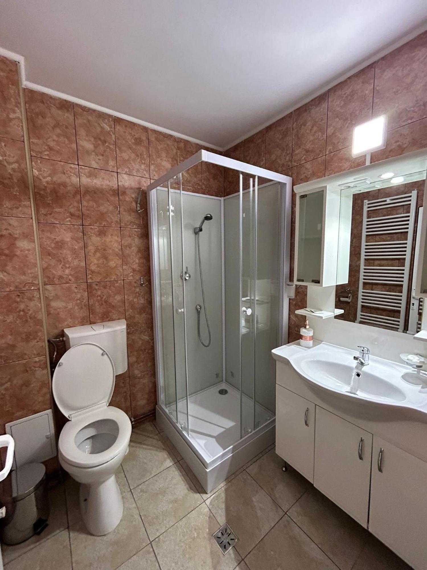Complex Zeus Hotel Leresti Eksteriør billede