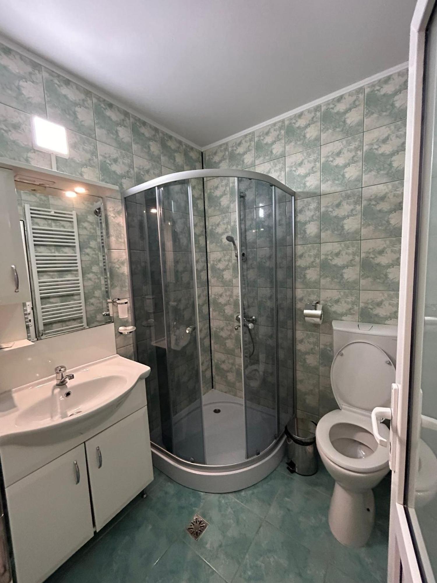 Complex Zeus Hotel Leresti Eksteriør billede